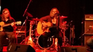 Awomanwithherguitar